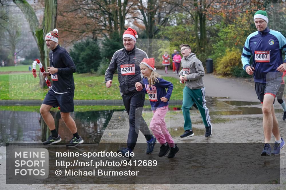 07.12.2025 - St. Pauli X-Mass-Run No. 15 Michael Burmester http://msf.ph/oto/9412689 07.12.2025 11:44:26 Laufen 15, 4281, 15, 280, 1728, 15, 5007 meine-sportfotos.de