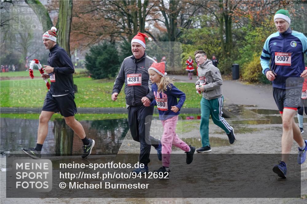 07.12.2025 - St. Pauli X-Mass-Run No. 15 Michael Burmester http://msf.ph/oto/9412692 07.12.2025 11:44:26 Laufen 731, 4281, 280, 1728, 5007, 038 meine-sportfotos.de