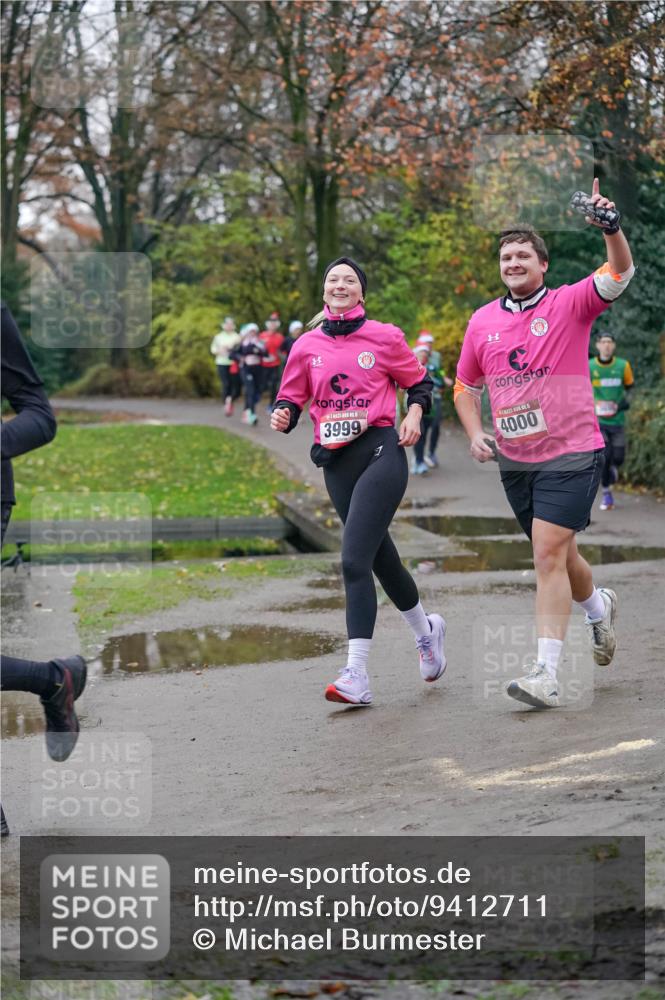 07.12.2025 - St. Pauli X-Mass-Run No. 15 Michael Burmester http://msf.ph/oto/9412711 07.12.2025 10:02:09 Laufen 3999, 5, 4000 meine-sportfotos.de