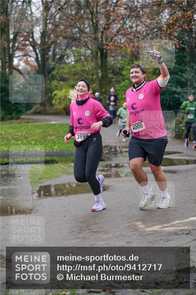 07.12.2025 - St. Pauli X-Mass-Run No. 15 Michael Burmester http://msf.ph/oto/9412717 07.12.2025 10:02:09 Laufen 3999, 1, 4000 meine-sportfotos.de