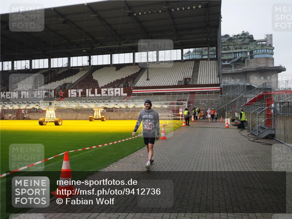 07.12.2025 - St. Pauli X-Mass-Run No. 15 Fabian Wolf http://msf.ph/oto/9412736 07.12.2025 11:17:58 Ziel 2915, 4627 meine-sportfotos.de