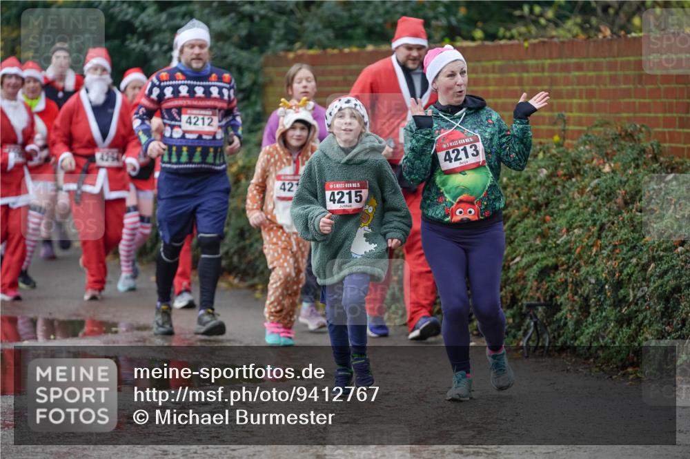 07.12.2025 - St. Pauli X-Mass-Run No. 15 Michael Burmester http://msf.ph/oto/9412767 07.12.2025 11:44:44 Laufen 4294, 822221, 4212, 42, 15, 4215, 15, 4213 meine-sportfotos.de