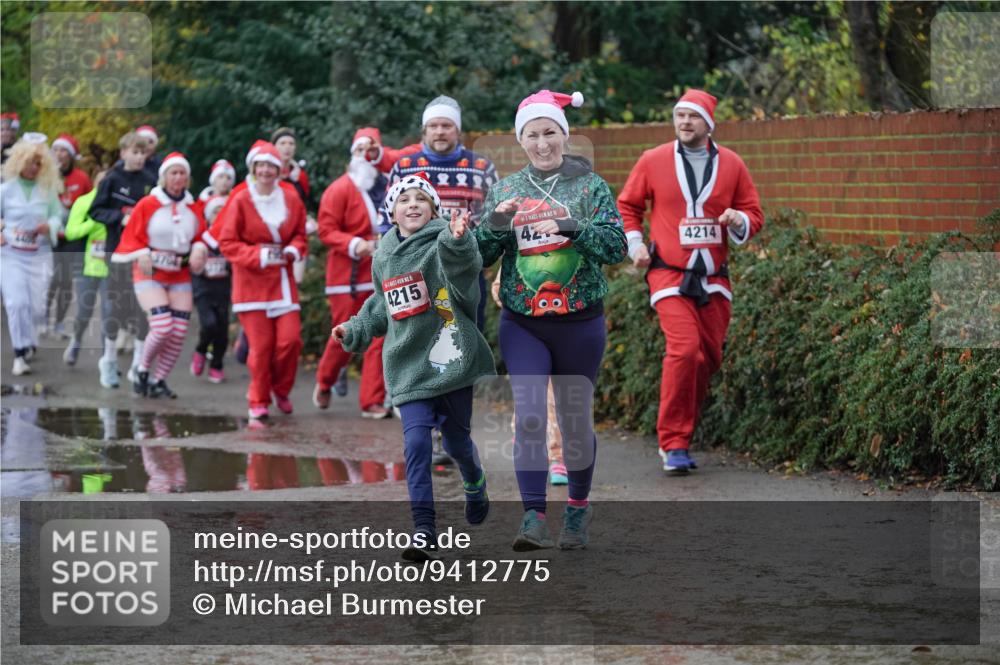 07.12.2025 - St. Pauli X-Mass-Run No. 15 Michael Burmester http://msf.ph/oto/9412775 07.12.2025 11:44:45 Laufen 4406, 5370, 4215, 15, 42, 4214 meine-sportfotos.de