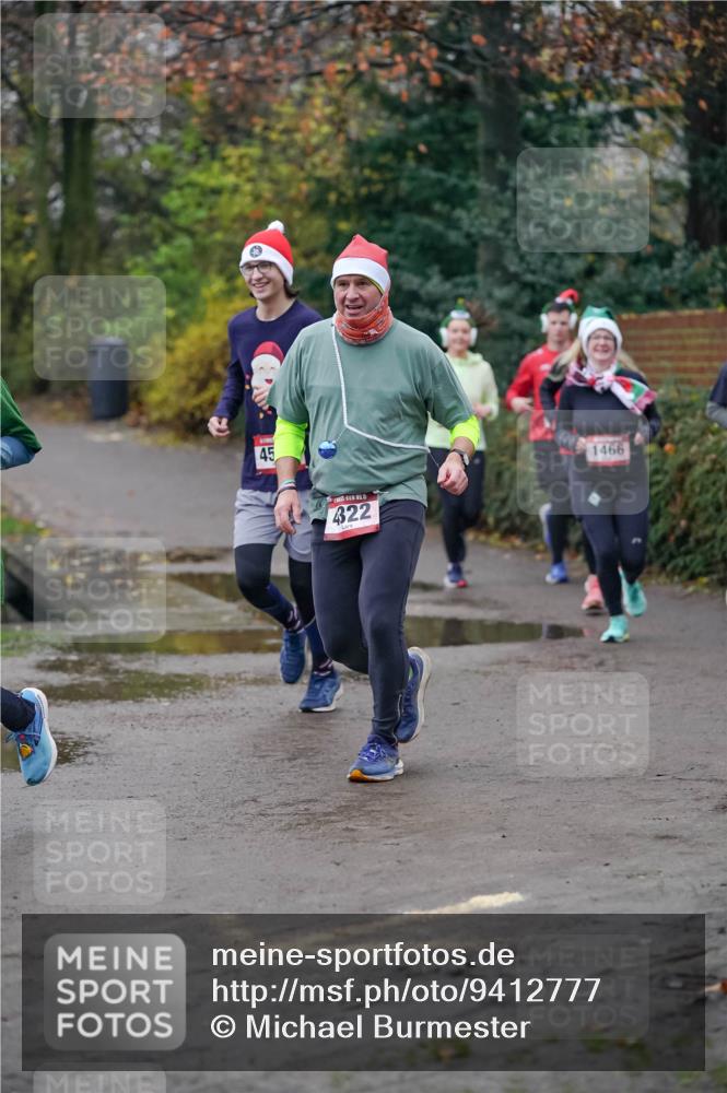 07.12.2025 - St. Pauli X-Mass-Run No. 15 Michael Burmester http://msf.ph/oto/9412777 07.12.2025 10:02:17 Laufen 45, 322, 1466 meine-sportfotos.de