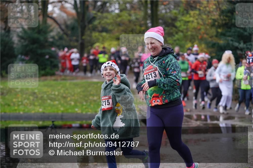 07.12.2025 - St. Pauli X-Mass-Run No. 15 Michael Burmester http://msf.ph/oto/9412787 07.12.2025 11:44:47 Laufen 5, 215, 15, 4213 meine-sportfotos.de