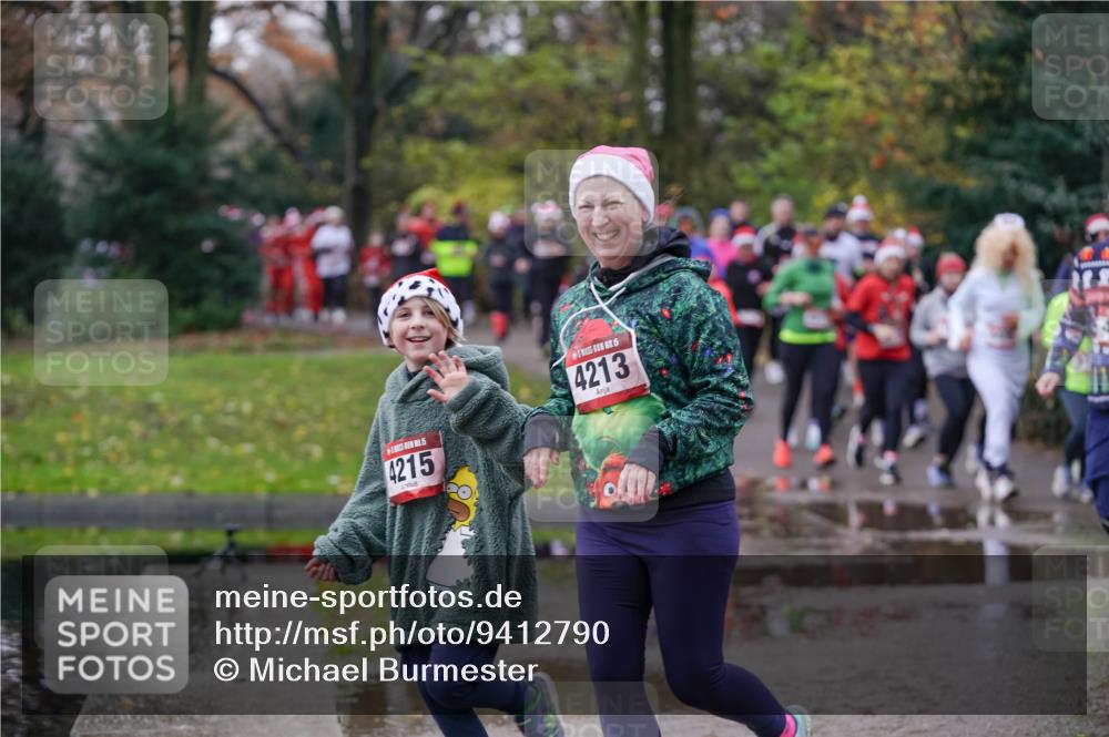 07.12.2025 - St. Pauli X-Mass-Run No. 15 Michael Burmester http://msf.ph/oto/9412790 07.12.2025 11:44:47 Laufen 4215, 4213 meine-sportfotos.de