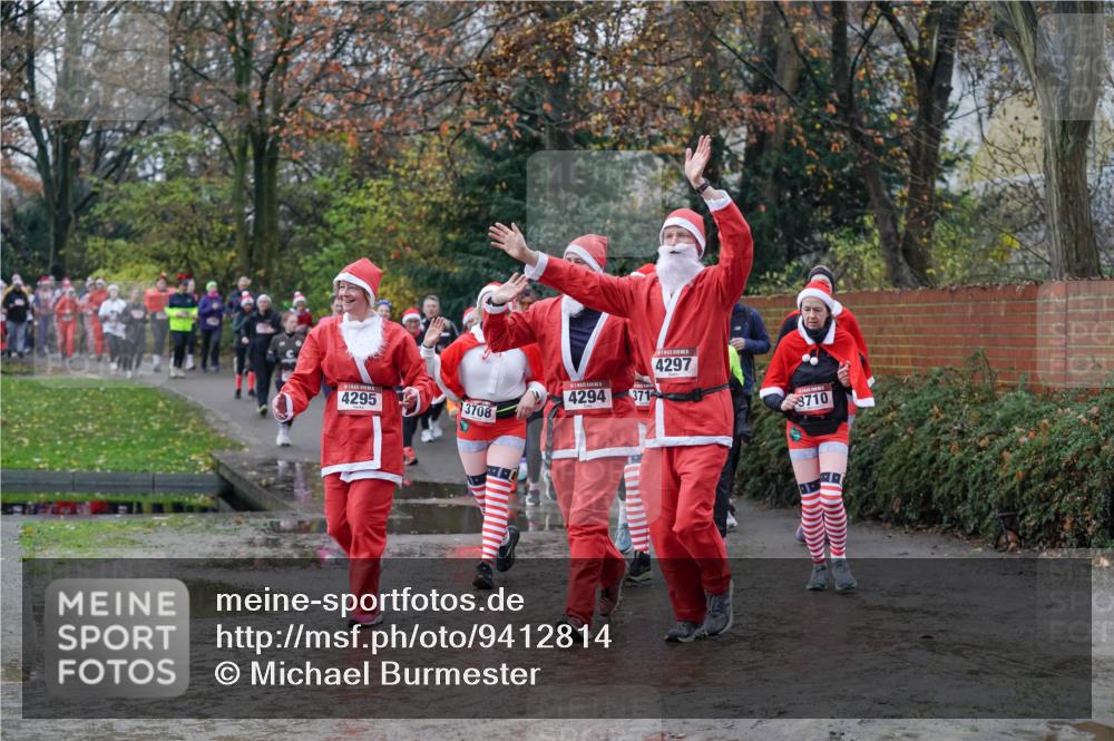 07.12.2025 - St. Pauli X-Mass-Run No. 15 Michael Burmester http://msf.ph/oto/9412814 07.12.2025 11:44:50 Laufen 4294, 371, 4295, 3708, 4297, 3710 meine-sportfotos.de