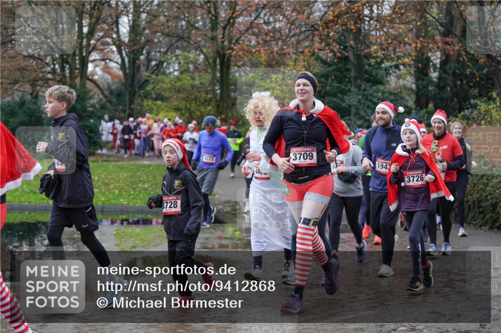 07.12.2025 - St. Pauli X-Mass-Run No. 15 Michael Burmester http://msf.ph/oto/9412868 07.12.2025 11:44:53 Laufen 4222, 3728, 15, 3709, 1943, 3726 meine-sportfotos.de