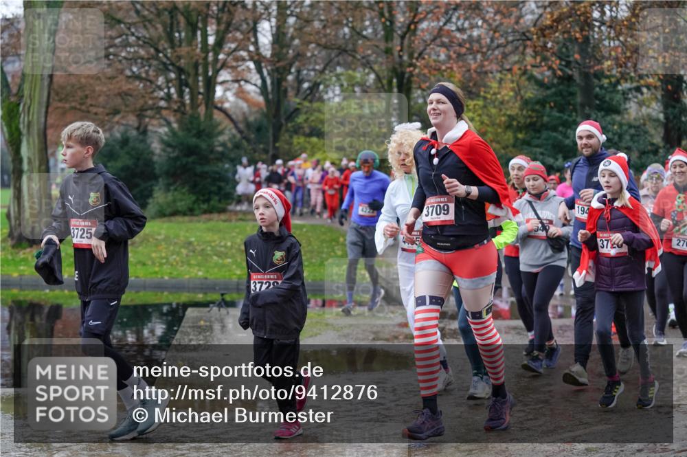 07.12.2025 - St. Pauli X-Mass-Run No. 15 Michael Burmester http://msf.ph/oto/9412876 07.12.2025 11:44:53 Laufen 15, 37254, 15, 3729, 3709, 54, 194, 37, 270 meine-sportfotos.de