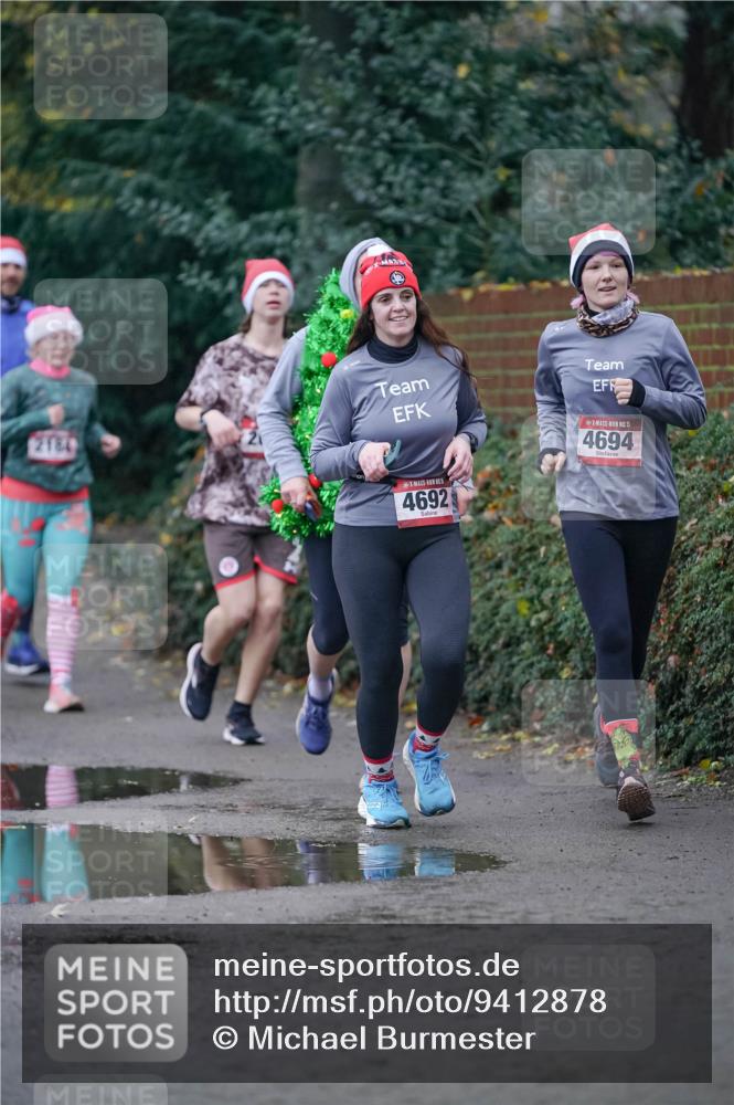 07.12.2025 - St. Pauli X-Mass-Run No. 15 Michael Burmester http://msf.ph/oto/9412878 07.12.2025 10:02:27 Laufen 2184, 15, 4694, 4692 meine-sportfotos.de