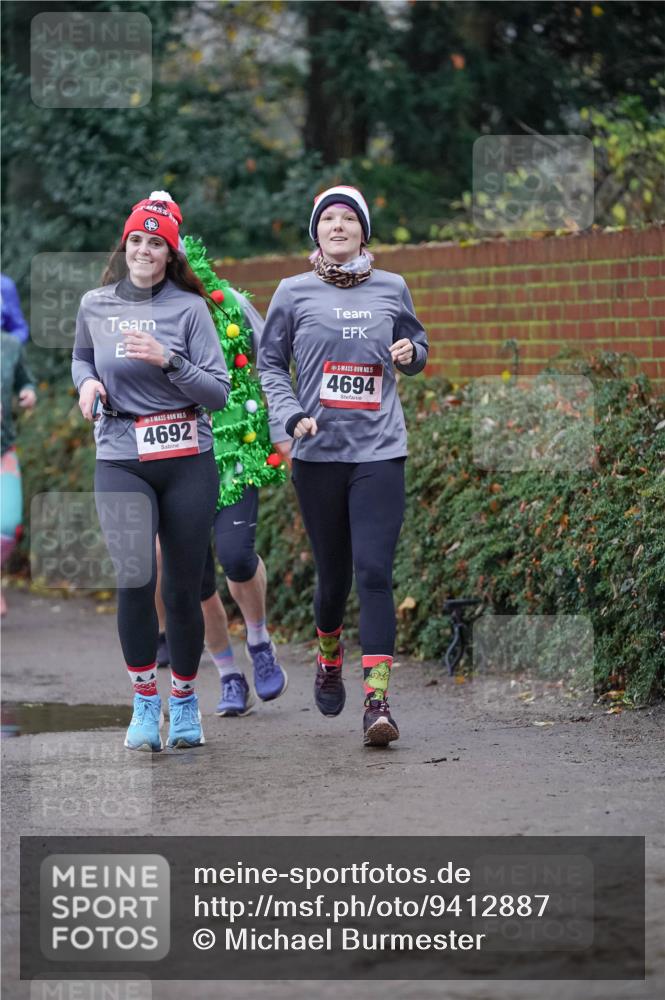 07.12.2025 - St. Pauli X-Mass-Run No. 15 Michael Burmester http://msf.ph/oto/9412887 07.12.2025 10:02:28 Laufen 4692, 5, 4694 meine-sportfotos.de