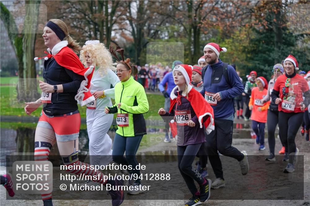 07.12.2025 - St. Pauli X-Mass-Run No. 15 Michael Burmester http://msf.ph/oto/9412888 07.12.2025 11:44:54 Laufen 09, 4413, 15, 3726, 276, 42, 1943 meine-sportfotos.de
