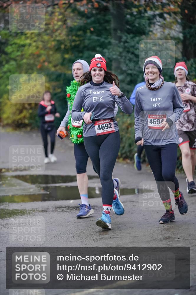 07.12.2025 - St. Pauli X-Mass-Run No. 15 Michael Burmester http://msf.ph/oto/9412902 07.12.2025 10:02:29 Laufen 15, 4692, 15, 4694, 19 meine-sportfotos.de