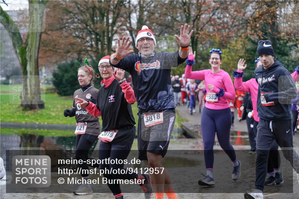 07.12.2025 - St. Pauli X-Mass-Run No. 15 Michael Burmester http://msf.ph/oto/9412957 07.12.2025 11:44:59 Laufen 4021, 3819, 3818, 1580 meine-sportfotos.de