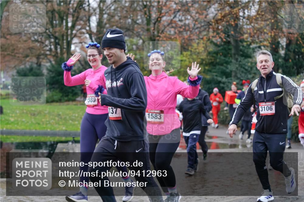 07.12.2025 - St. Pauli X-Mass-Run No. 15 Michael Burmester http://msf.ph/oto/9412963 07.12.2025 11:45:00 Laufen 1580, 3106, 137, 1583 meine-sportfotos.de