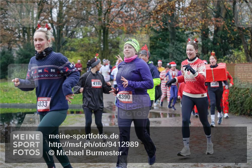 07.12.2025 - St. Pauli X-Mass-Run No. 15 Michael Burmester http://msf.ph/oto/9412989 07.12.2025 11:45:04 Laufen 4033, 4188, 15, 4390, 4048 meine-sportfotos.de