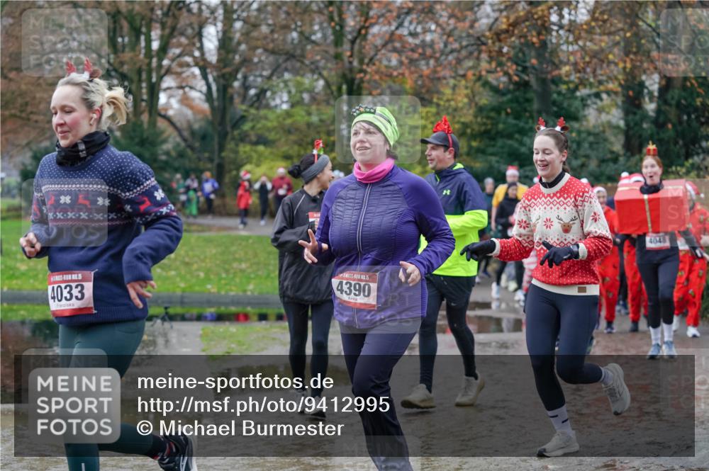 07.12.2025 - St. Pauli X-Mass-Run No. 15 Michael Burmester http://msf.ph/oto/9412995 07.12.2025 11:45:05 Laufen 5, 4033, 15, 4390, 4048 meine-sportfotos.de