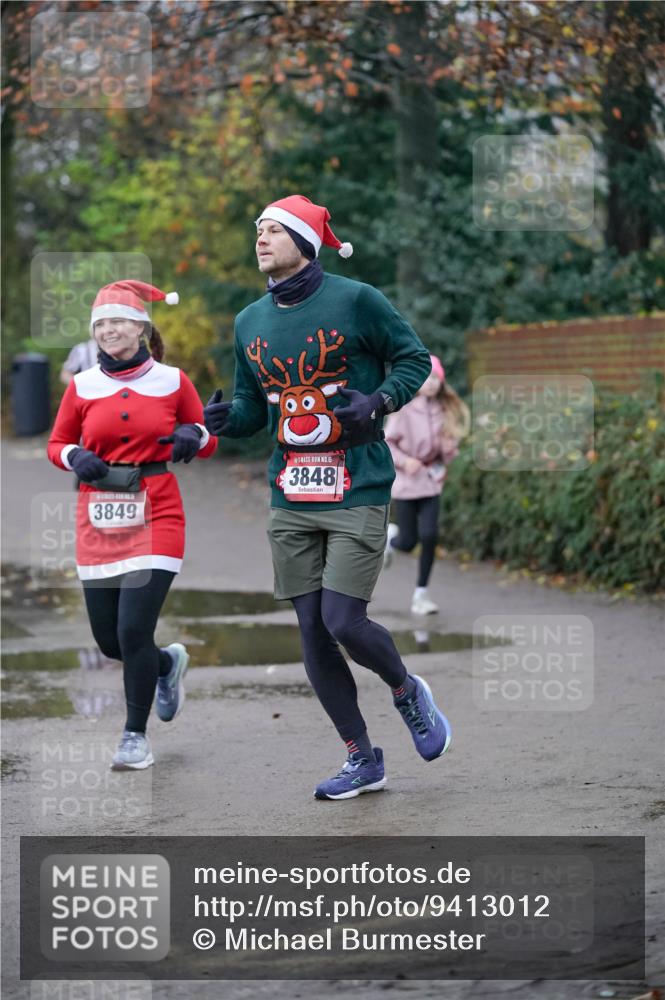 07.12.2025 - St. Pauli X-Mass-Run No. 15 Michael Burmester http://msf.ph/oto/9413012 07.12.2025 10:02:41 Laufen 3849, 15, 3848 meine-sportfotos.de