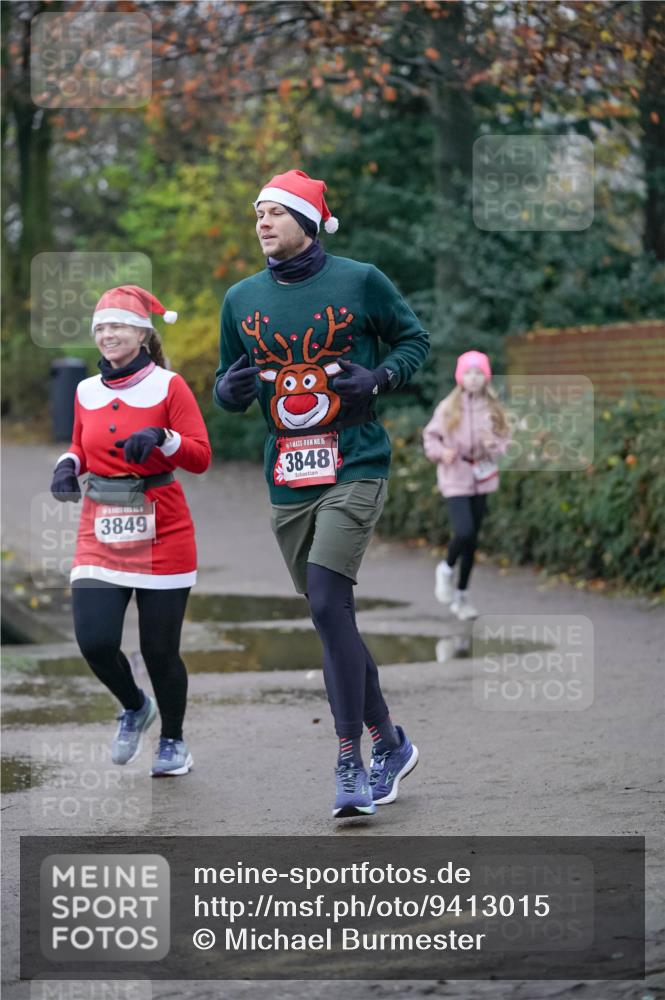 07.12.2025 - St. Pauli X-Mass-Run No. 15 Michael Burmester http://msf.ph/oto/9413015 07.12.2025 10:02:41 Laufen 3849, 15, 3848 meine-sportfotos.de