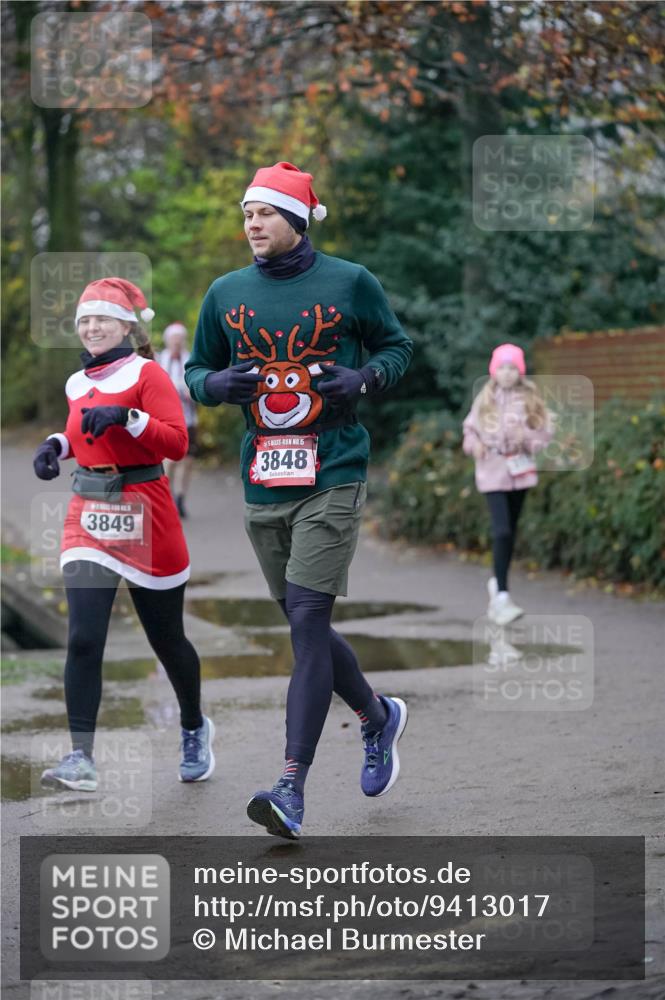 07.12.2025 - St. Pauli X-Mass-Run No. 15 Michael Burmester http://msf.ph/oto/9413017 07.12.2025 10:02:42 Laufen 3849, 15, 3848 meine-sportfotos.de