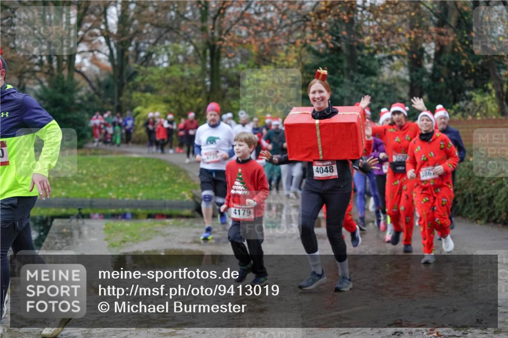 07.12.2025 - St. Pauli X-Mass-Run No. 15 Michael Burmester http://msf.ph/oto/9413019 07.12.2025 11:45:06 Laufen 4179, 4048, 3867 meine-sportfotos.de
