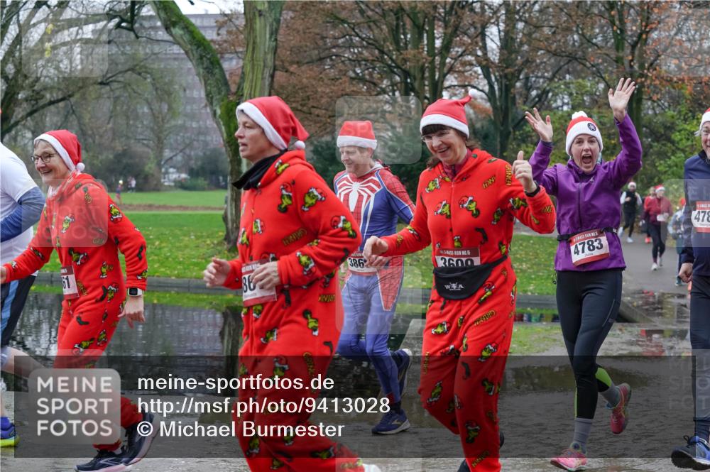 07.12.2025 - St. Pauli X-Mass-Run No. 15 Michael Burmester http://msf.ph/oto/9413028 07.12.2025 11:45:09 Laufen 61, 86, 386, 15, 3600, 5, 4783, 478 meine-sportfotos.de