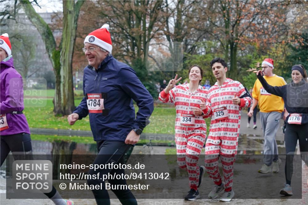 07.12.2025 - St. Pauli X-Mass-Run No. 15 Michael Burmester http://msf.ph/oto/9413042 07.12.2025 11:45:10 Laufen 2, 3, 5, 4784, 334, 325, 2147, 4176 meine-sportfotos.de
