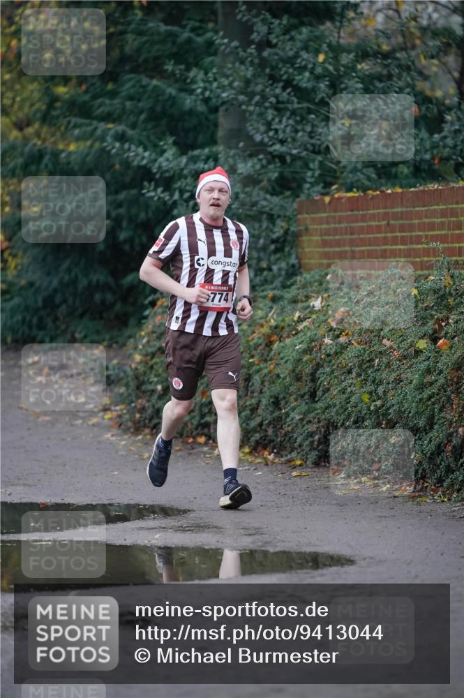 07.12.2025 - St. Pauli X-Mass-Run No. 15 Michael Burmester http://msf.ph/oto/9413044 07.12.2025 10:02:45 Laufen 774 meine-sportfotos.de