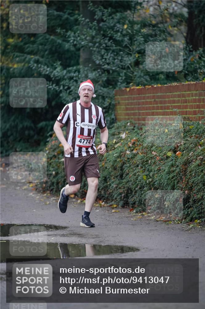 07.12.2025 - St. Pauli X-Mass-Run No. 15 Michael Burmester http://msf.ph/oto/9413047 07.12.2025 10:02:45 Laufen 4774 meine-sportfotos.de