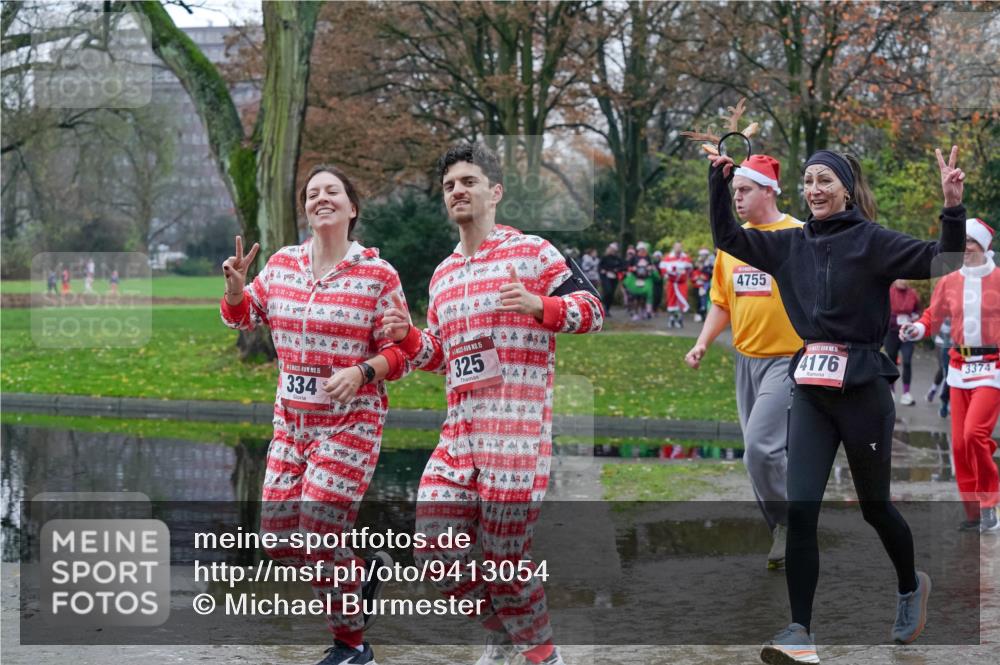 07.12.2025 - St. Pauli X-Mass-Run No. 15 Michael Burmester http://msf.ph/oto/9413054 07.12.2025 11:45:11 Laufen 15, 334, 325, 4755, 2, 4176, 3374 meine-sportfotos.de