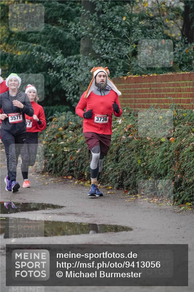 07.12.2025 - St. Pauli X-Mass-Run No. 15 Michael Burmester http://msf.ph/oto/9413056 07.12.2025 10:02:58 Laufen 3571, 17, 3736 meine-sportfotos.de