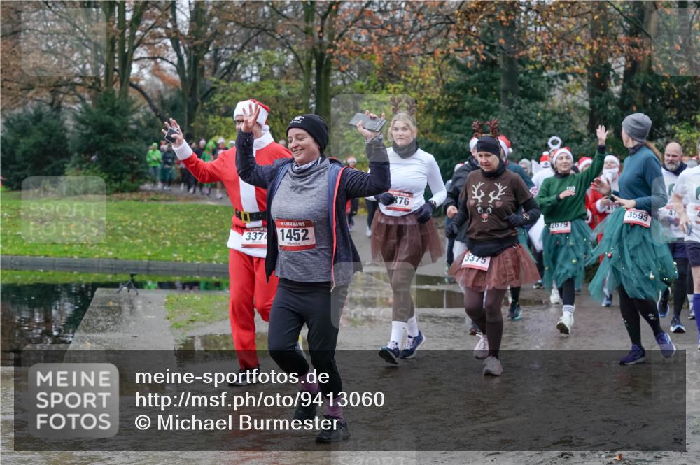 07.12.2025 - St. Pauli X-Mass-Run No. 15 Michael Burmester http://msf.ph/oto/9413060 07.12.2025 11:45:12 Laufen 15, 3374, 1452, 876, 3375, 47, 3595, 2679 meine-sportfotos.de