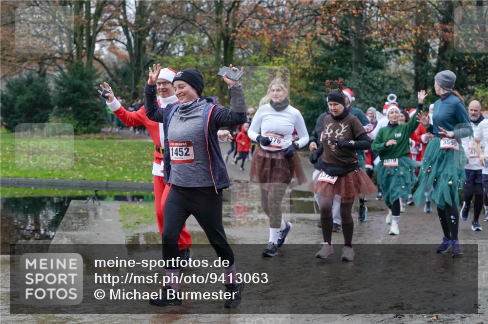 07.12.2025 - St. Pauli X-Mass-Run No. 15 Michael Burmester http://msf.ph/oto/9413063 07.12.2025 11:45:12 Laufen 5, 1452, 376, 375, 2679, 3595, 47 meine-sportfotos.de