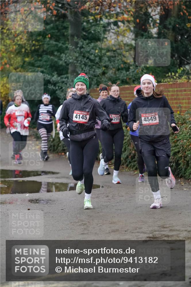 07.12.2025 - St. Pauli X-Mass-Run No. 15 Michael Burmester http://msf.ph/oto/9413182 07.12.2025 10:03:10 Laufen 5, 4145, 201, 15, 4549 meine-sportfotos.de