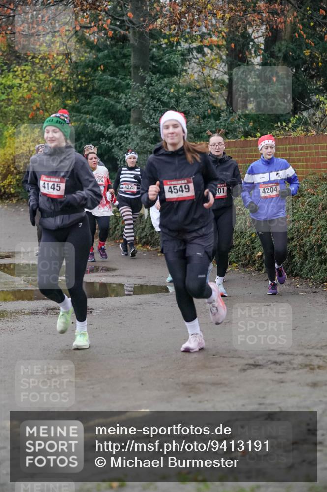 07.12.2025 - St. Pauli X-Mass-Run No. 15 Michael Burmester http://msf.ph/oto/9413191 07.12.2025 10:03:11 Laufen 4145, 139, 7, 4225, 4549, 01, 4204 meine-sportfotos.de
