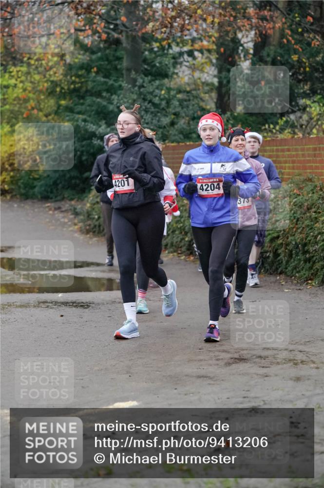 07.12.2025 - St. Pauli X-Mass-Run No. 15 Michael Burmester http://msf.ph/oto/9413206 07.12.2025 10:03:13 Laufen 4201, 5, 4204, 373 meine-sportfotos.de