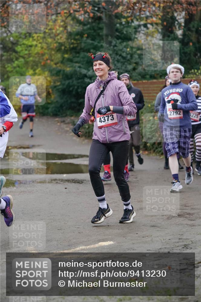 07.12.2025 - St. Pauli X-Mass-Run No. 15 Michael Burmester http://msf.ph/oto/9413230 07.12.2025 10:03:14 Laufen 15, 4373, 2792, 3225 meine-sportfotos.de