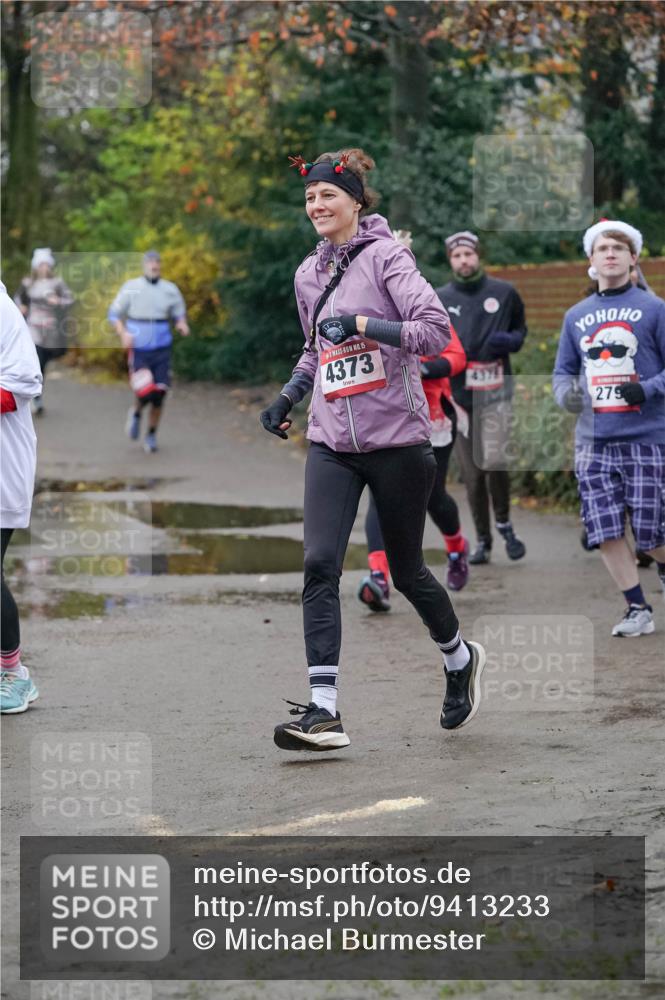 07.12.2025 - St. Pauli X-Mass-Run No. 15 Michael Burmester http://msf.ph/oto/9413233 07.12.2025 10:03:14 Laufen 15, 4373, 4378, 279 meine-sportfotos.de