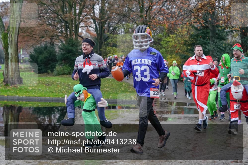 07.12.2025 - St. Pauli X-Mass-Run No. 15 Michael Burmester http://msf.ph/oto/9413238 07.12.2025 11:45:26 Laufen 33, 23, 22, 3268, 327, 208 meine-sportfotos.de