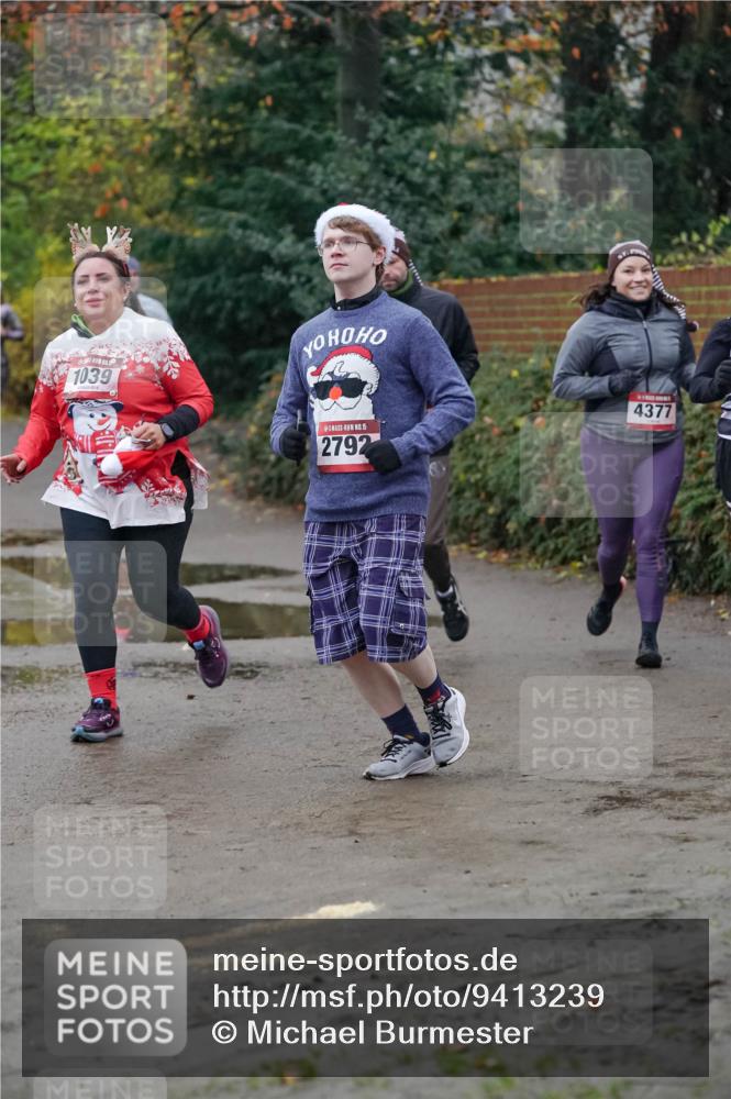 07.12.2025 - St. Pauli X-Mass-Run No. 15 Michael Burmester http://msf.ph/oto/9413239 07.12.2025 10:03:15 Laufen 1039, 15, 2792, 4377 meine-sportfotos.de