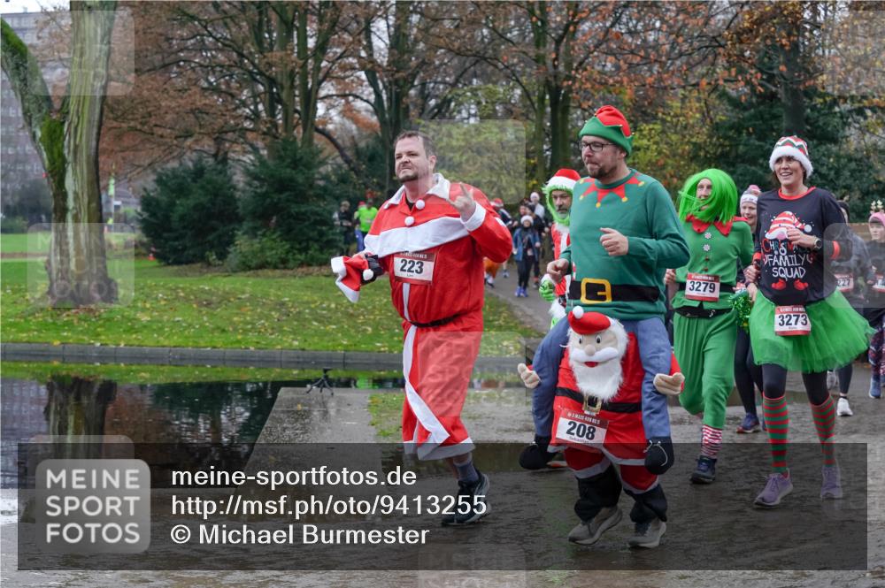 07.12.2025 - St. Pauli X-Mass-Run No. 15 Michael Burmester http://msf.ph/oto/9413255 07.12.2025 11:45:27 Laufen 3279, 223, 15, 208, 227, 3273 meine-sportfotos.de