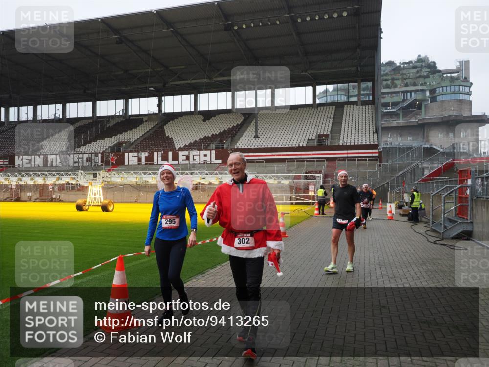 07.12.2025 - St. Pauli X-Mass-Run No. 15 Fabian Wolf http://msf.ph/oto/9413265 07.12.2025 11:19:24 Ziel 295, 302, 797, 2062, 2597, 2788, 3205 meine-sportfotos.de