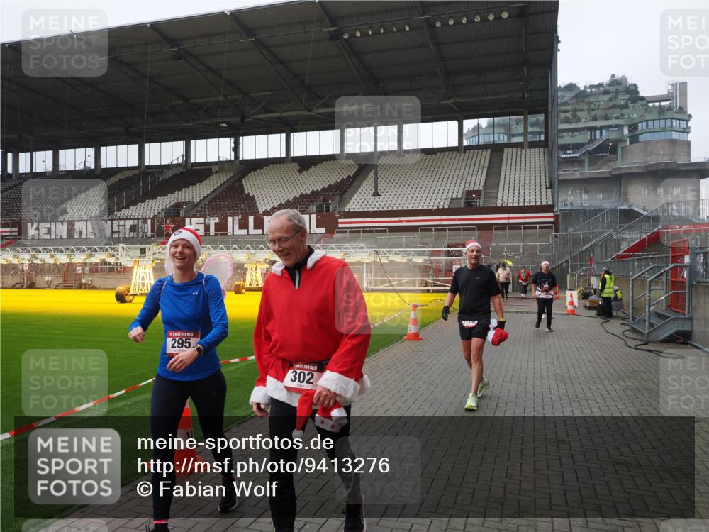 07.12.2025 - St. Pauli X-Mass-Run No. 15 Fabian Wolf http://msf.ph/oto/9413276 07.12.2025 11:19:25 Ziel 295, 302, 797, 1563, 2062, 2597, 2788, 3205 meine-sportfotos.de