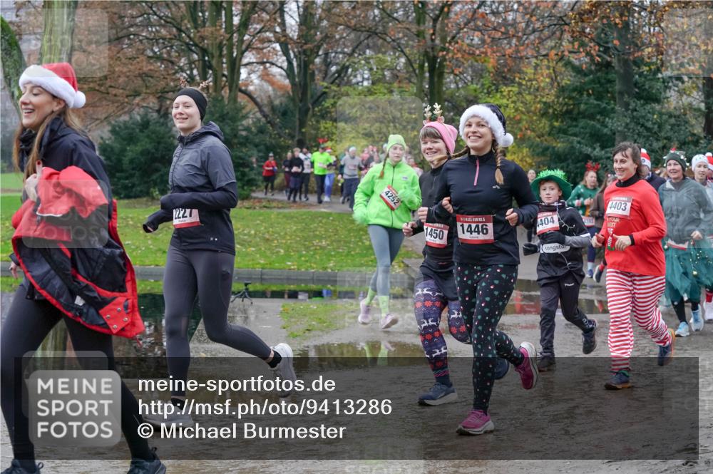 07.12.2025 - St. Pauli X-Mass-Run No. 15 Michael Burmester http://msf.ph/oto/9413286 07.12.2025 11:45:30 Laufen 2227, 4252, 1450, 15, 1446, 404, 4403 meine-sportfotos.de
