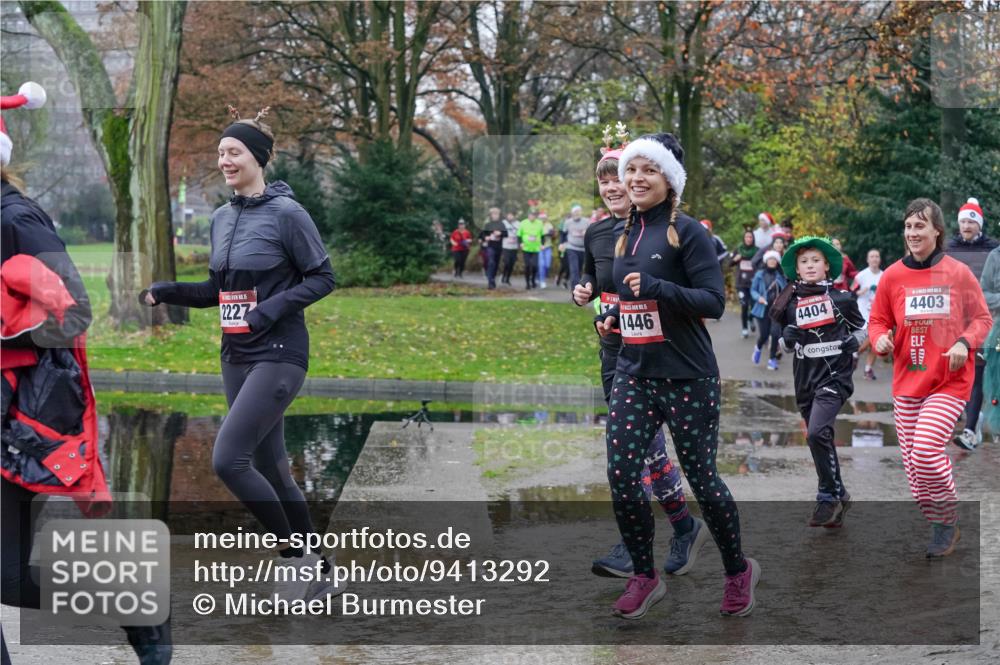 07.12.2025 - St. Pauli X-Mass-Run No. 15 Michael Burmester http://msf.ph/oto/9413292 07.12.2025 11:45:31 Laufen 2227, 1446, 4404, 4403 meine-sportfotos.de