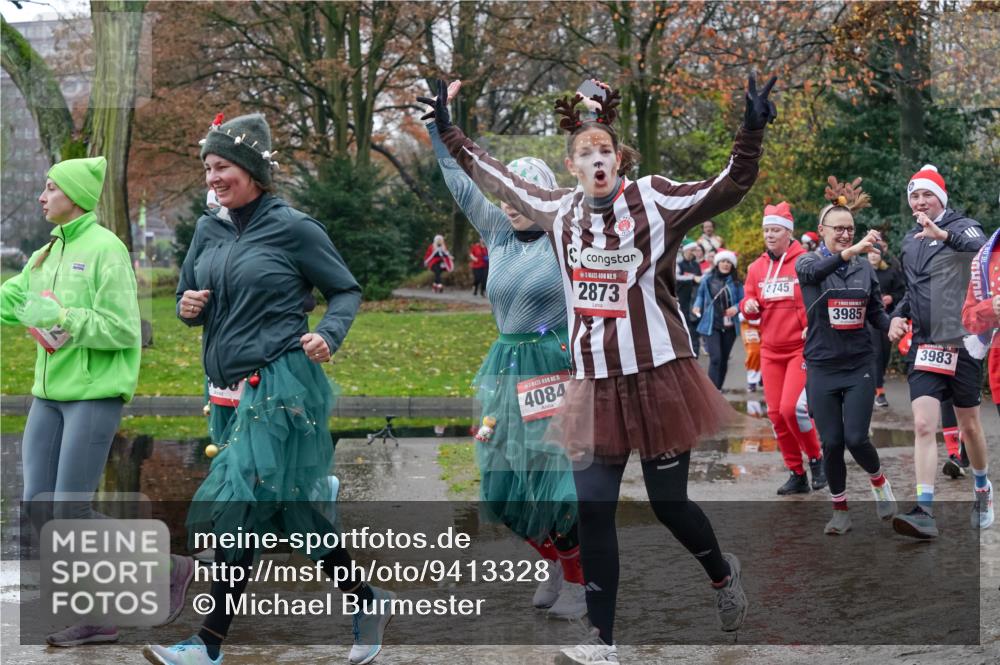 07.12.2025 - St. Pauli X-Mass-Run No. 15 Michael Burmester http://msf.ph/oto/9413328 07.12.2025 11:45:34 Laufen 15, 4084, 15, 2873, 745, 3985, 3983 meine-sportfotos.de