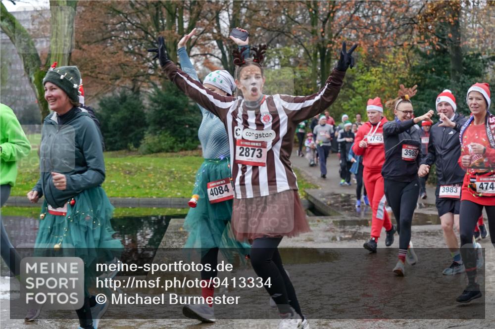 07.12.2025 - St. Pauli X-Mass-Run No. 15 Michael Burmester http://msf.ph/oto/9413334 07.12.2025 11:45:34 Laufen 4084, 2873, 4745, 3985, 3983, 4, 08, 2020, 4745 meine-sportfotos.de