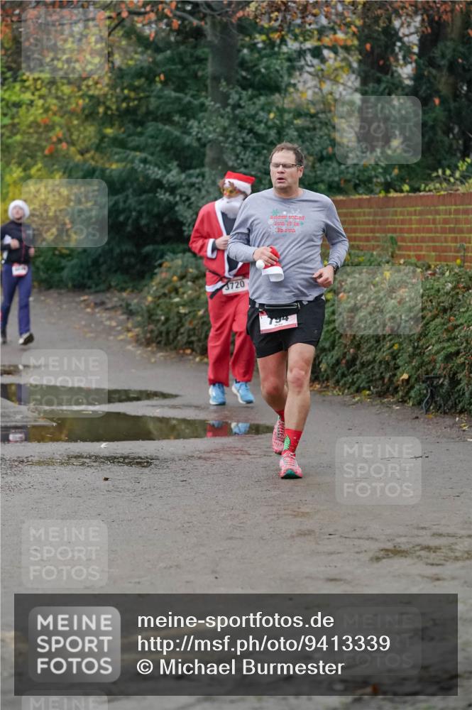 07.12.2025 - St. Pauli X-Mass-Run No. 15 Michael Burmester http://msf.ph/oto/9413339 07.12.2025 10:03:24 Laufen 3720, 794 meine-sportfotos.de