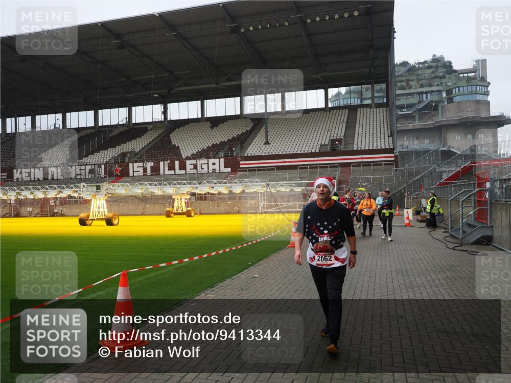 07.12.2025 - St. Pauli X-Mass-Run No. 15 Fabian Wolf http://msf.ph/oto/9413344 07.12.2025 11:19:34 Ziel 367, 373, 797, 1336, 1343, 1563, 2062 meine-sportfotos.de