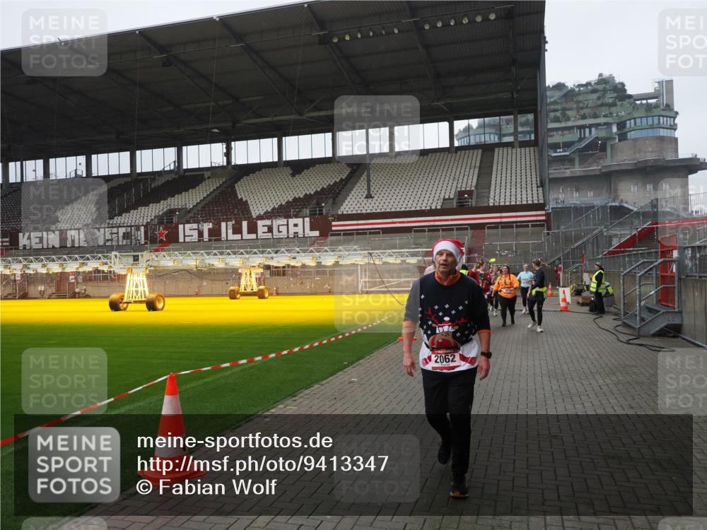 07.12.2025 - St. Pauli X-Mass-Run No. 15 Fabian Wolf http://msf.ph/oto/9413347 07.12.2025 11:19:34 Ziel 367, 373, 797, 1336, 1343, 1563, 2062 meine-sportfotos.de